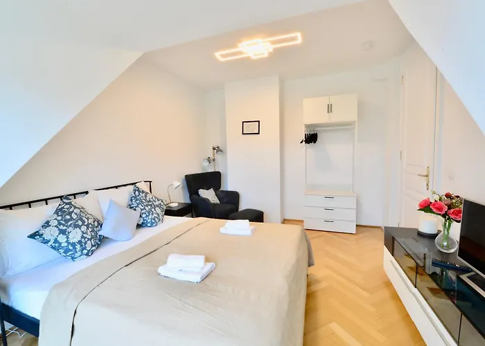 Modern Attic Flat With 2 Bedrooms Appartement Wenen