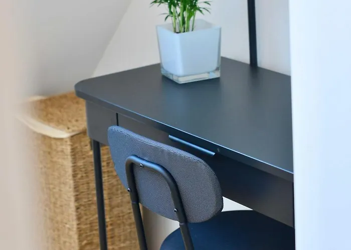 Appartement Modern Attic Flat With 2 Bedrooms