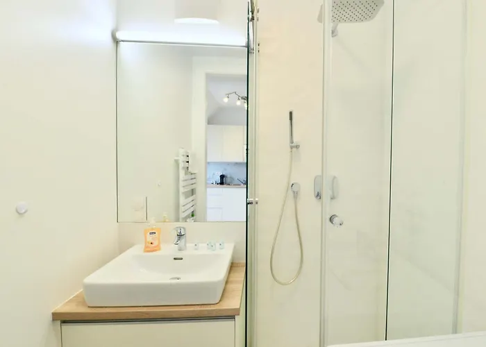 Modern Attic Flat With 2 Bedrooms Appartement Wenen