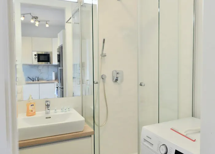 Modern Attic Flat With 2 Bedrooms * Wenen